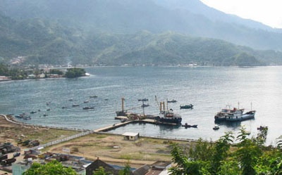 Tapaktuan harbour (W Sumatra)