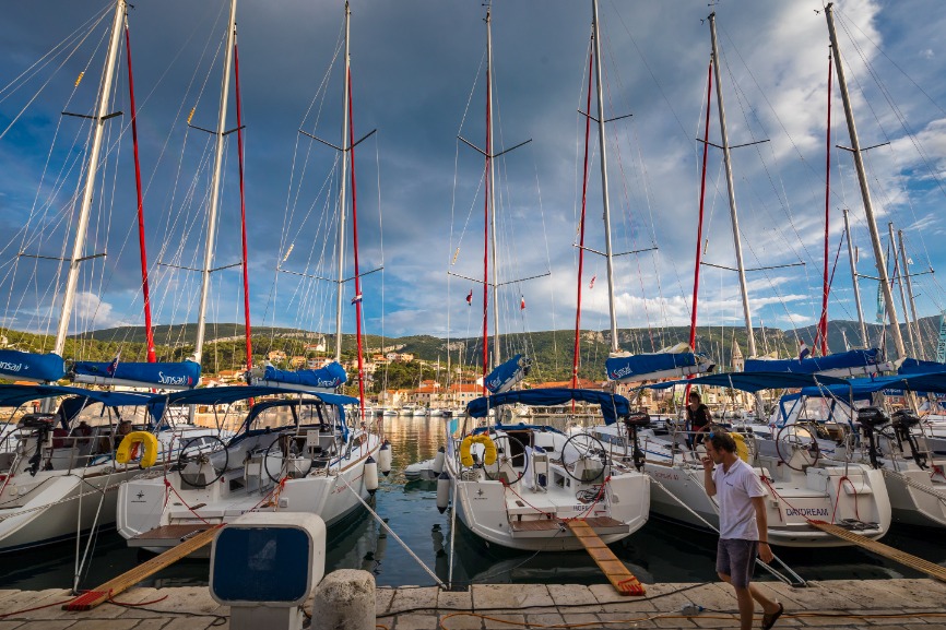 Luka Jelsa Hvar